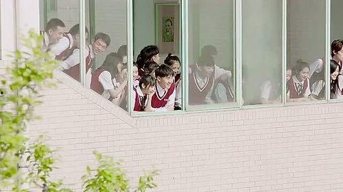 老师吃瓜学生恋爱,老师吃瓜，学生恋爱，校园风云录